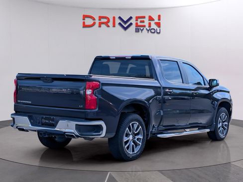 Used 2022 Chevrolet Silverado 1500 LT w/ Z71 Off-Road Package AWD/4WD image 5