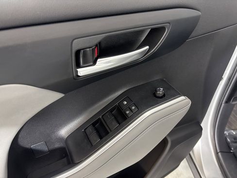 Used 2023 Toyota Highlander XLE image 15
