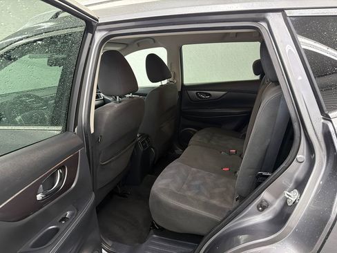 Used 2016 Nissan Rogue SV FWD image 21