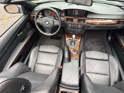 Used 2013 BMW 335i Convertible image 28
