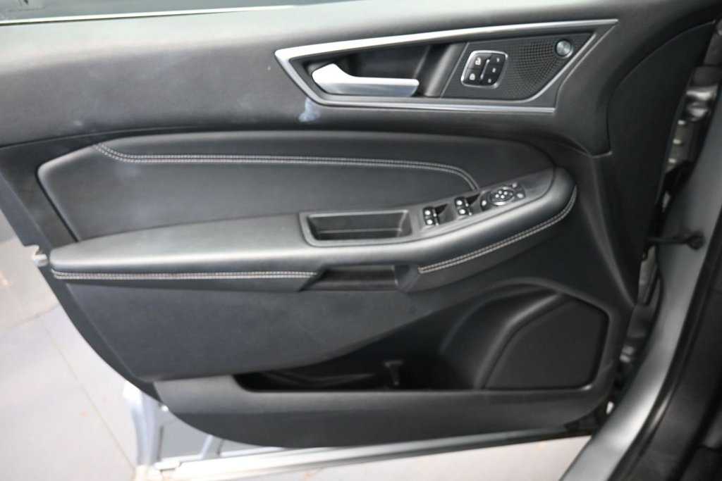 Used 2024 Ford Edge Titanium AWD/4WD image 18