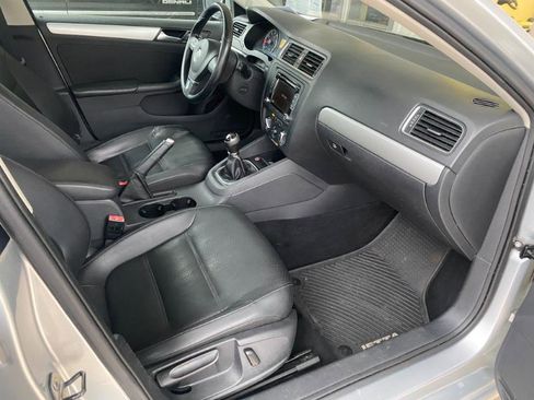 Used 2014 Volkswagen Jetta SE image 16