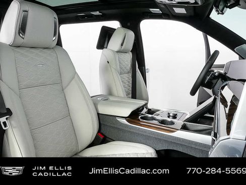 New 2026 Cadillac Escalade Platinum Sport w/ LPO, ONYX Package AWD/4WD image 24