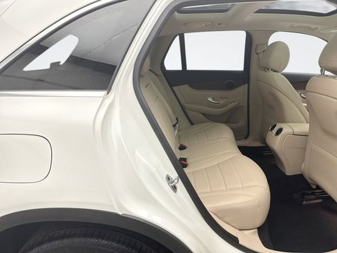 Used 2022 Mercedes-Benz GLC 300 4MATIC image 19