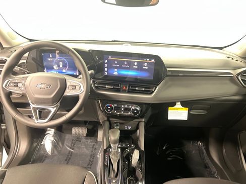 New 2026 Chevrolet TrailBlazer LT w/ Convenience Package AWD/4WD image 16