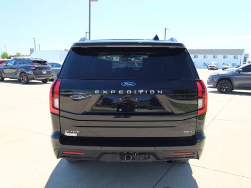 Used 2025 Ford Expedition Max Active AWD/4WD image 16