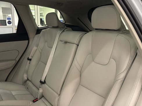 New 2026 Volvo XC60 B5 Ultra w/ Protection Package Premier image 26