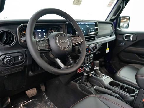 New 2026 Jeep Gladiator Rubicon w/ Steel Power Dome Hood Package AWD/4WD image 24