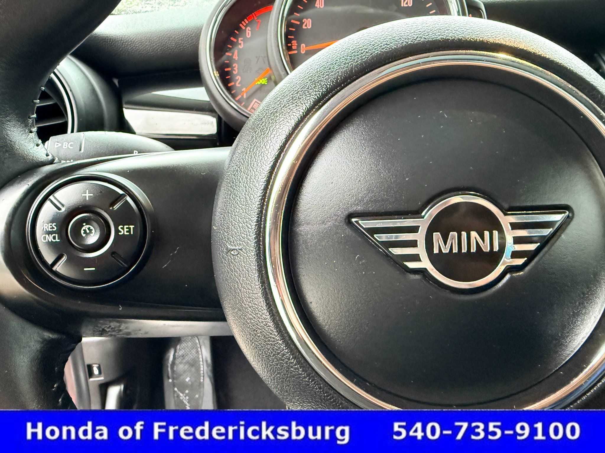 Used 2021 MINI Cooper 2-Door Hardtop FWD image 24