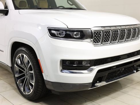 Used 2022 Jeep Grand Wagoneer Series III w/ Rear Seat Video Group 1 image 38