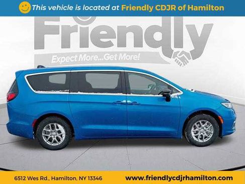 New 2026 Chrysler Pacifica Select image 6