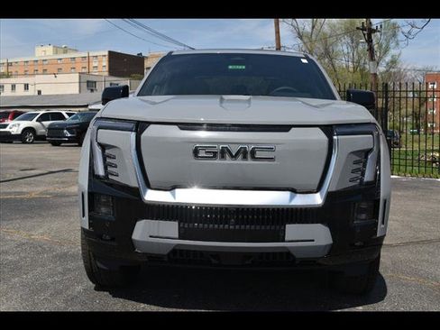New 2025 GMC Sierra EV Denali image 2