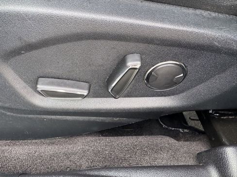 Used 2018 Ford Explorer XLT w/ Equipment Group 202A image 18