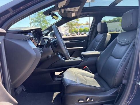 Used 2024 Cadillac XT5 Premium Luxury w/ Technology Package AWD/4WD image 3
