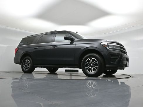 Certified 2024 Ford Expedition Max XLT image 4