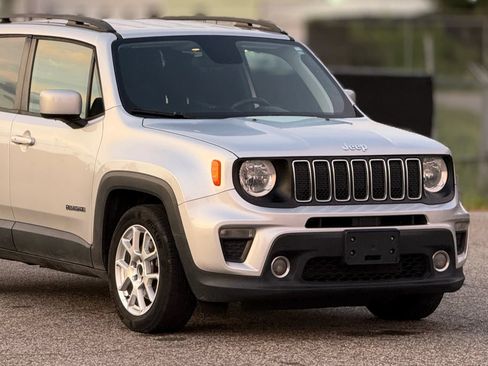 Used 2020 Jeep Renegade Latitude FWD image 15