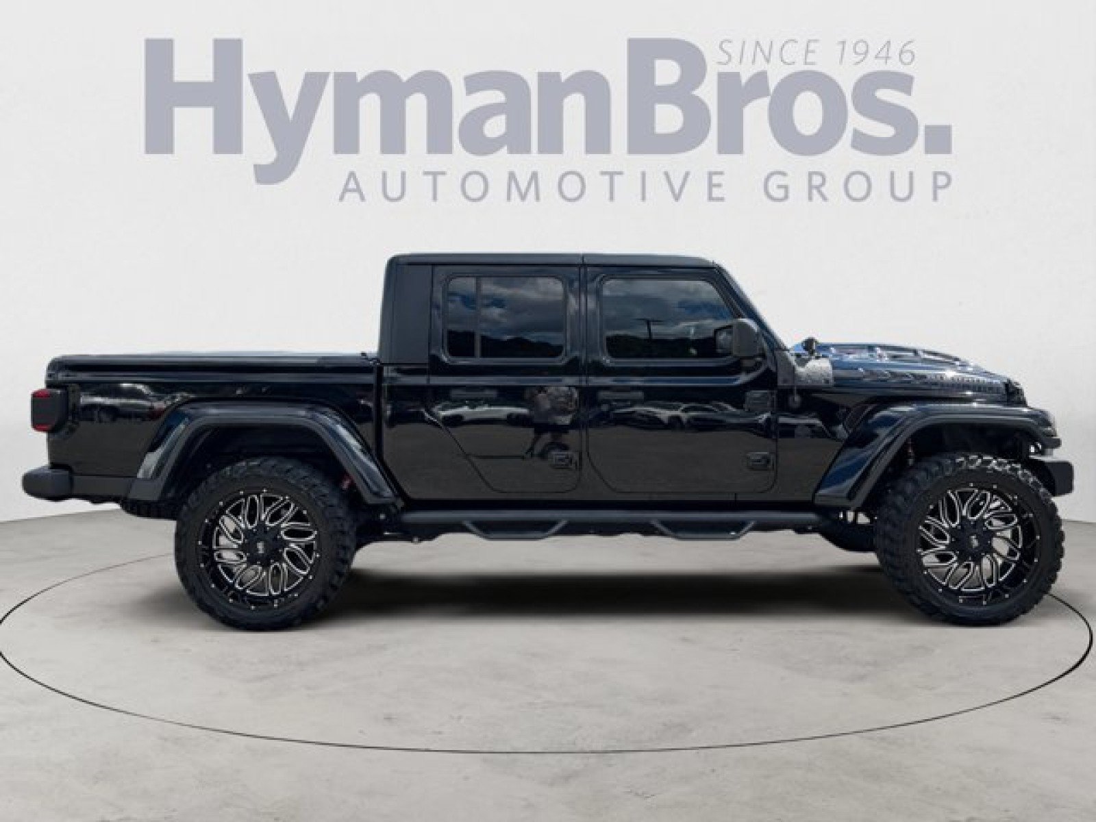 Used 2021 Jeep Gladiator Sport AWD/4WD image 2