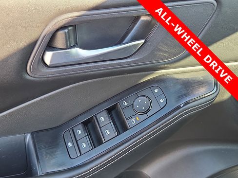 Used 2024 Nissan Rogue SV image 12