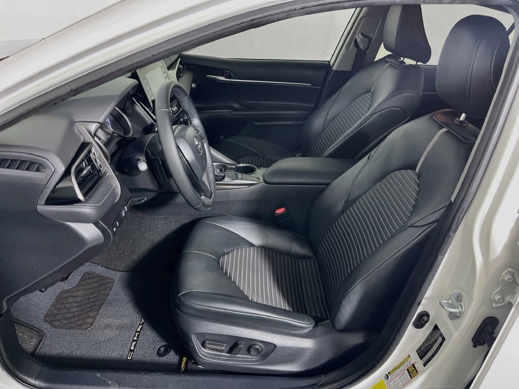 Used 2024 Toyota Camry SE w/ Convenience Package FWD image 12
