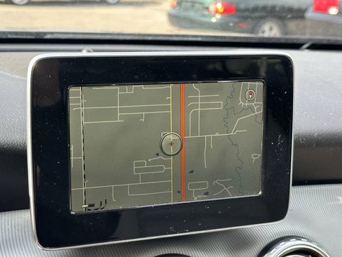 Used 2017 Mercedes-Benz GLA 250 4MATIC image 17