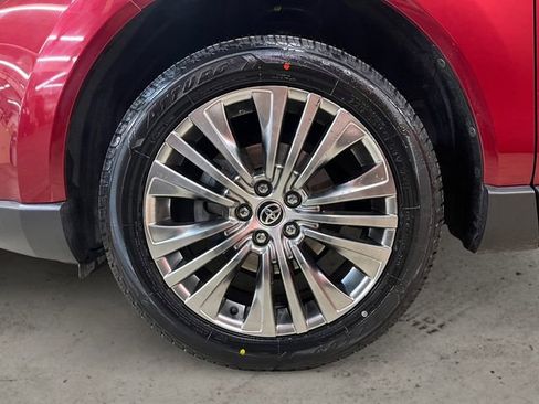 Used 2021 Toyota Venza Limited w/ Advanced Technology Package AWD/4WD image 16