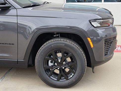New 2026 Jeep Grand Cherokee Altitude AWD/4WD image 6