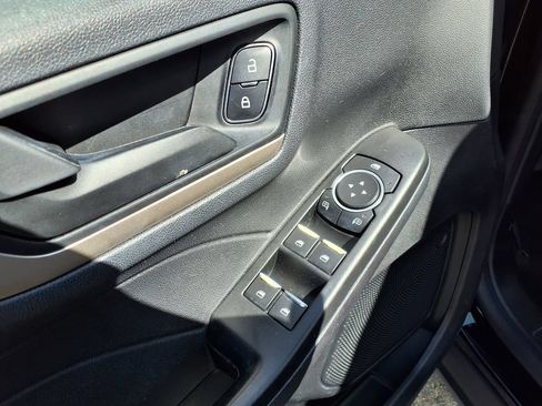 Used 2022 Ford Escape SE w/ SE Sport Appearance Package FWD image 19