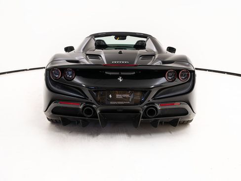 Certified 2022 Ferrari F8 Tributo RWD image 10