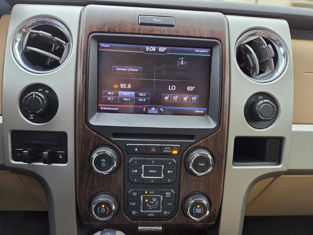 Used 2013 Ford F150 Lariat w/ Luxury Equipment Group RWD image 21