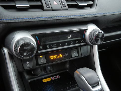 Certified 2022 Toyota RAV4 XSE image 24