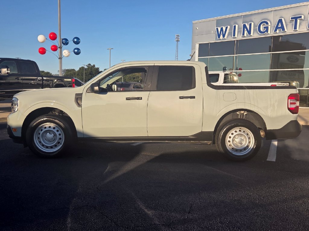 Used 2022 Ford Maverick XL FWD image 2