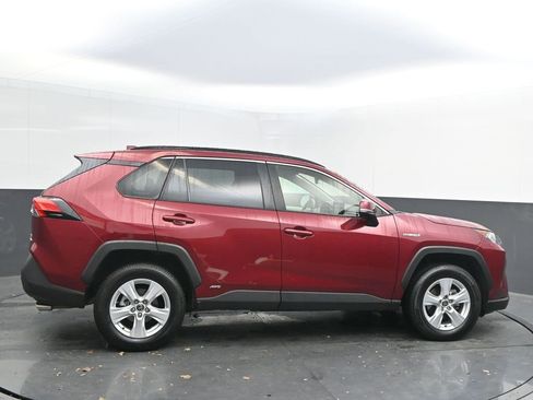 Used 2020 Toyota RAV4 XLE image 8