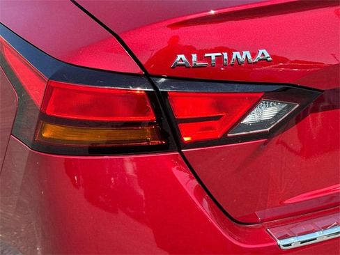 Certified 2022 Nissan Altima 2.5 SR image 26