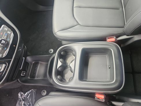 New 2026 Chrysler Pacifica Select image 15