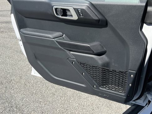 New 2025 Ford Bronco Outer Banks w/ Sasquatch Package image 18