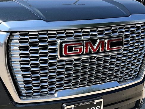 Used 2021 GMC Yukon Denali w/ Denali Premium Package AWD/4WD image 36