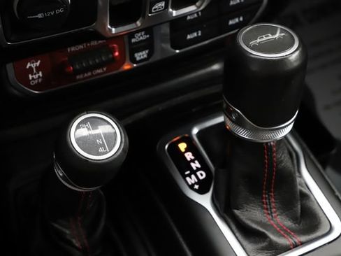 Used 2021 Jeep Gladiator Rubicon AWD/4WD image 29