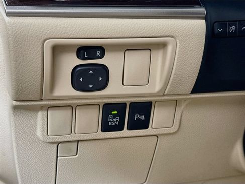 Used 2014 Lexus ES 350 w/ Luxury Package FWD image 10