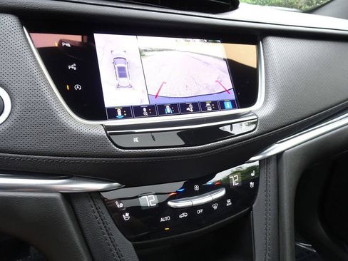 Certified 2024 Cadillac XT5 Premium Luxury w/ Technology Package AWD/4WD image 18