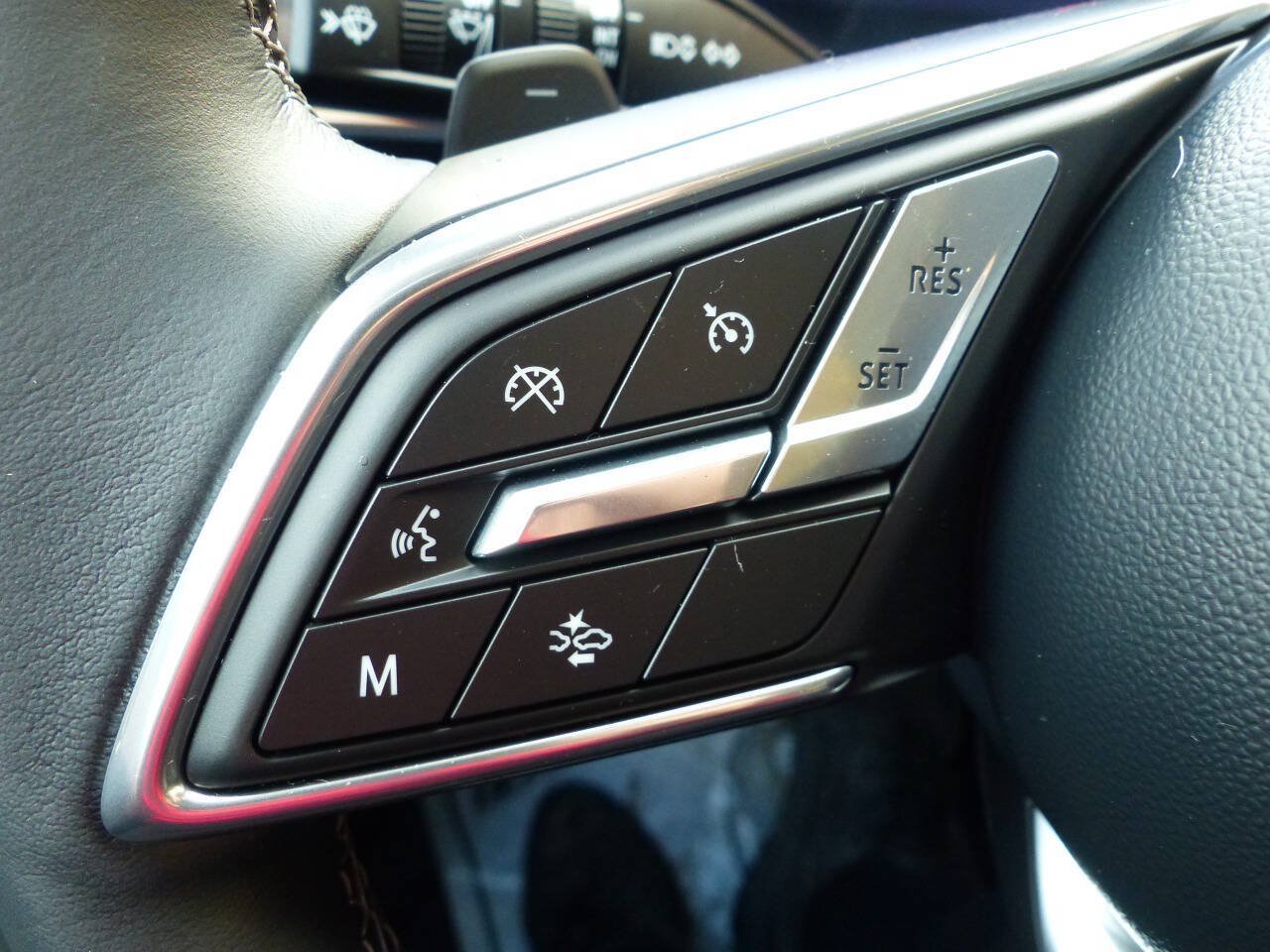 Used 2025 Buick Envision Avenir AWD/4WD image 26
