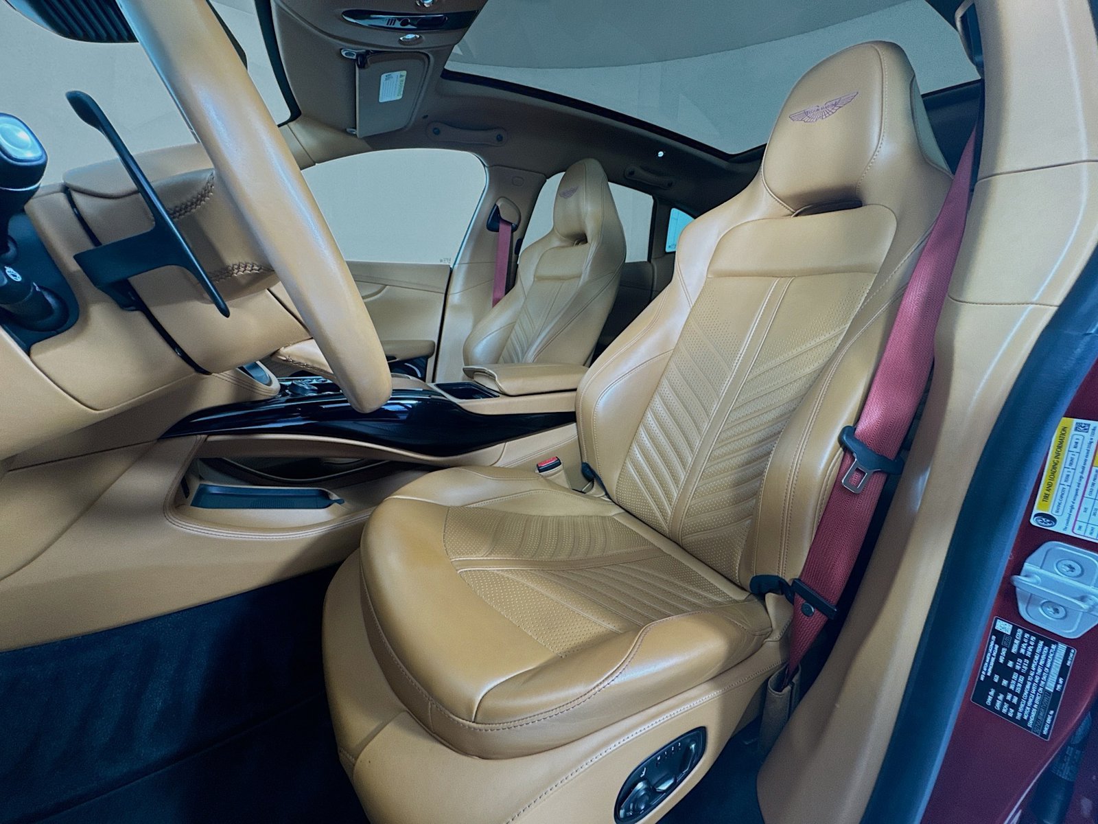 Used 2024 Aston Martin DBX 707 AWD/4WD image 20