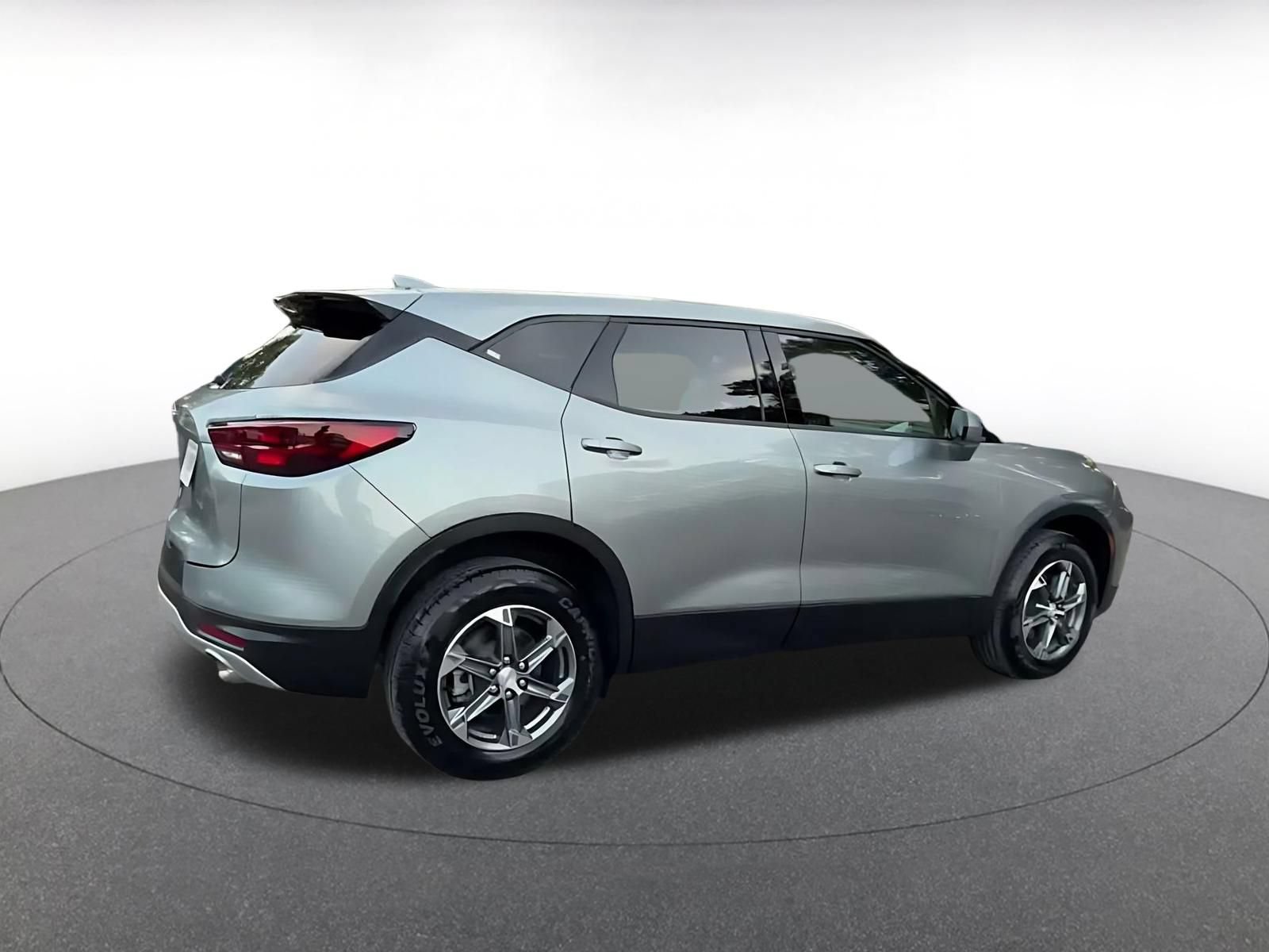 Used 2025 Chevrolet Blazer LT FWD image 14