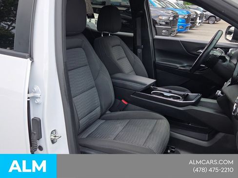 Used 2025 Chevrolet Equinox LT FWD image 17