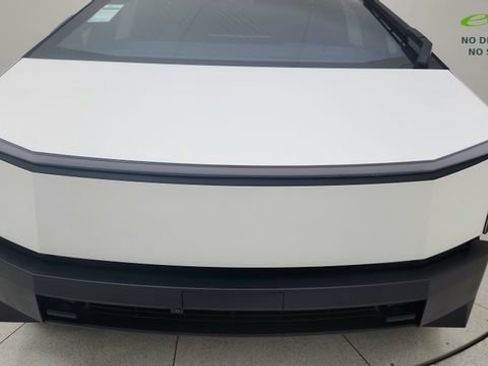 Used 2024 Tesla Cybertruck AWD Crew Cab image 9