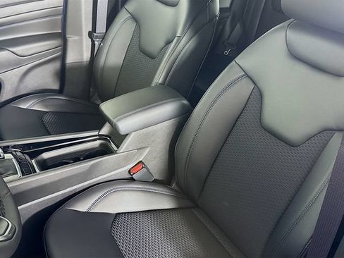 New 2026 Jeep Compass Latitude AWD/4WD image 16