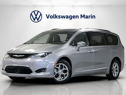 Used 2017 Chrysler Pacifica Limited