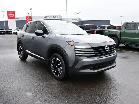 New 2026 Nissan Kicks SV image 2