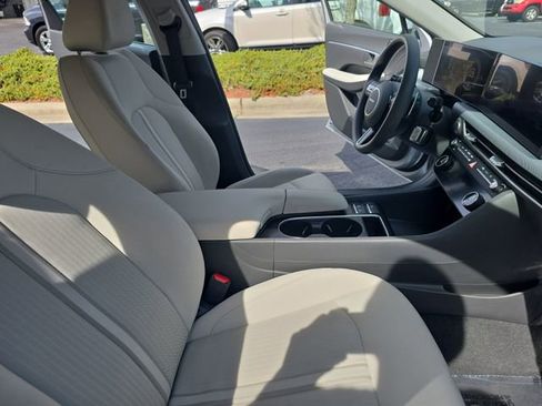 Used 2025 Hyundai Sonata SEL FWD image 10
