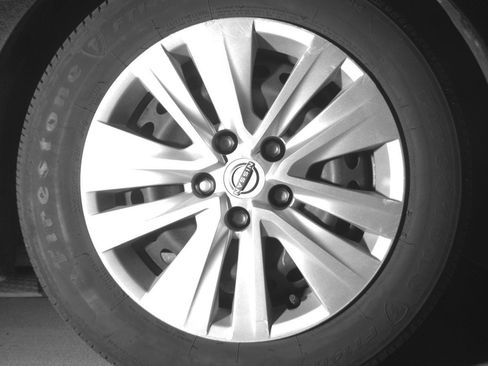 Used 2025 Nissan Sentra S FWD image 13