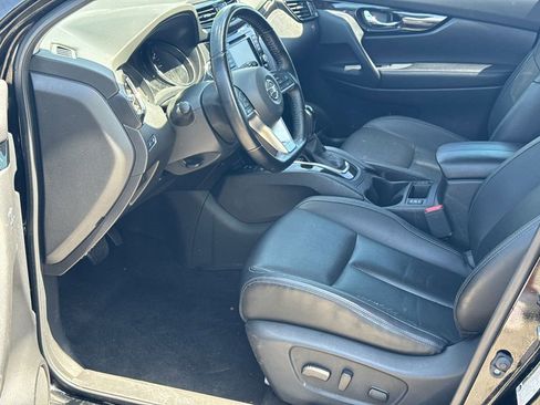 Used 2022 Nissan Rogue Sport SL w/ Premium Package image 9